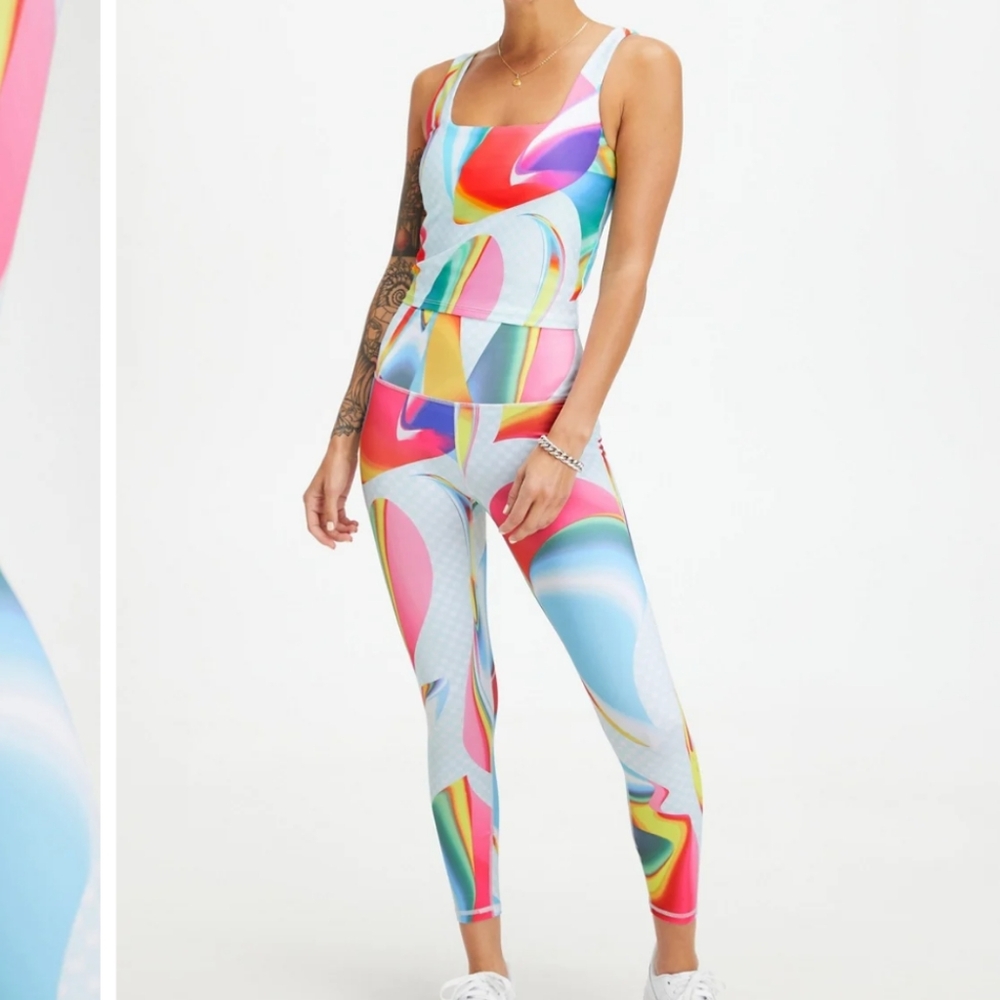 Fabletics‎ Pride Tank & Define PowerHold® Ultra HW 7/8 Legging Medium Set